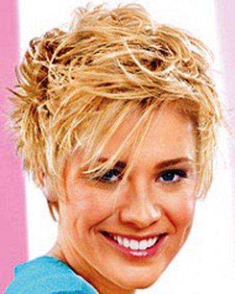 leuke-kapsels-voor-kort-krullend-haar-90-11 Lijepe frizure za kratku kovrčavu kosu