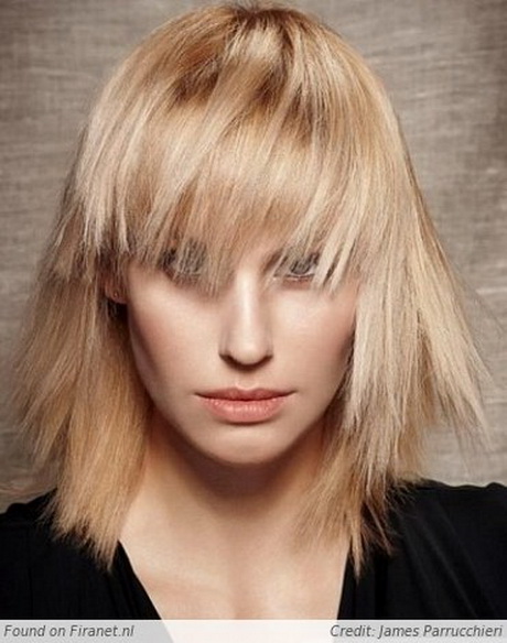 blonde-halflange-kapsels-96_11 Svijetle frizure do pola duljine