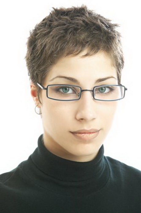 korte-kapsels-voor-brildragers-14_17 Kratke frizure za one koji nose naočale