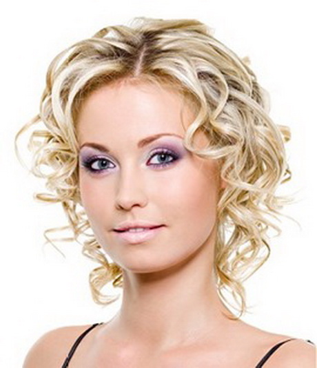 leuke-kapsels-halflang-krullend-haar-56_6 Prekrasne frizure srednje kovrčave kose