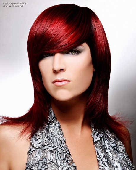 Frizure s crvenom bojom srednje kose