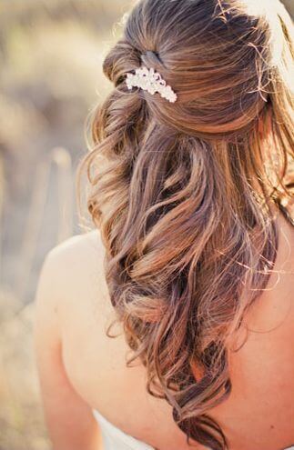 bruidskapsels-2021-opgestoken-26 Vjenčanje frizura za srednje kose