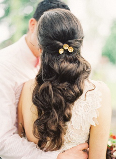 bruiloft-kapsels-half-opgestoken-38_6 Vjenčanje frizura pola veći
