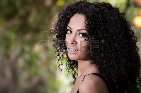 afro-kapsel-vrouw-02_14 Žena s afričkom frizurom