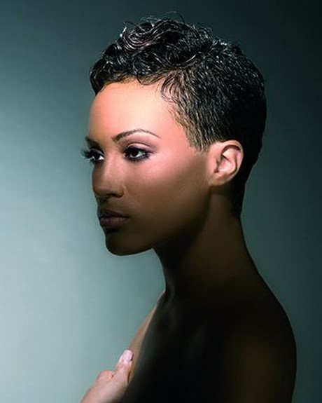 afro-kapsel-vrouw-02_15 Žena s afričkom frizurom