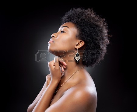 afro-kapsel-vrouw-02_2 Žena s afričkom frizurom