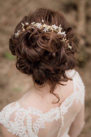 bruidskapsels-half-opgestoken-met-vlecht-21_9 Vjenčanje frizura pola s kosom