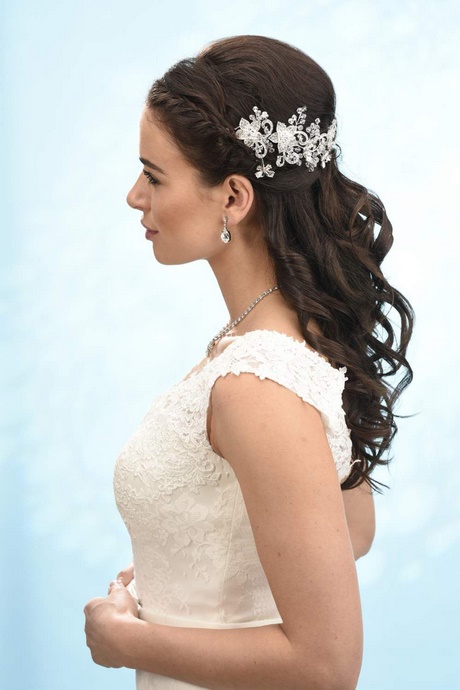 bruidskapsel-met-tiara-86_15 Vjenčanje frizura s tijarom