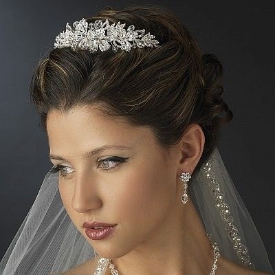 bruidskapsel-met-tiara-86_4 Vjenčanje frizura s tijarom