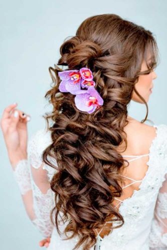bruidskapsels-lang-krullend-haar-29_4 Vjenčanje frizura duga kovrčava kosa