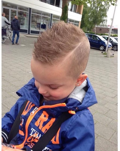 stoere-kapsels-voor-jongens-85_11 Uske frizure za dječake