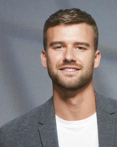 nieuwe-kapsels-mannen-2022-09_3 Nove frizure za muškarce 2022