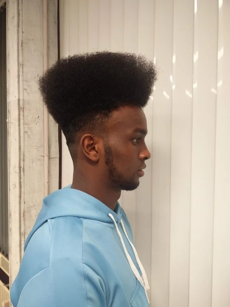 afro-kapsels-mannen-2023-08_7-15 Afro frizure za muškarce 2023