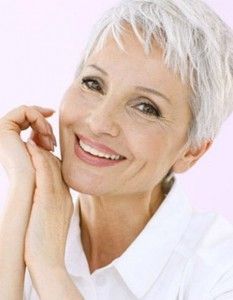 vlotte-kapsels-voor-oudere-vrouwen-03_18 Glatke frizure za starije žene