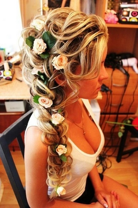 bruidskapsel-met-bloemen-92 Vjenčanje frizura s cvijećem