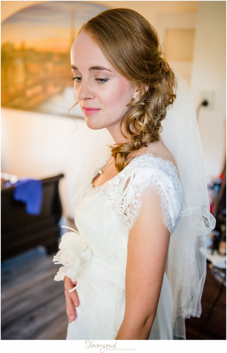 bruidsmake-up-en-kapsel-aan-huis-33 Vjenčanje šminka i frizura kod kuće