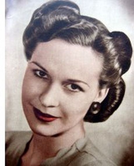 Ženska frizura pedesetih godina