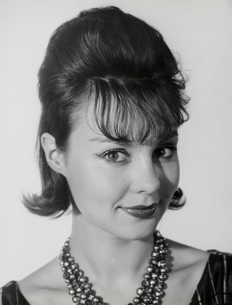 jaren-60-kapsel-vrouw-37 Žena s frizurom šezdesetih godina
