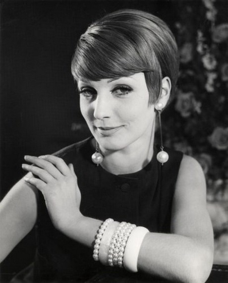 jaren-60-kapsel-vrouw-37_4 Žena s frizurom šezdesetih godina