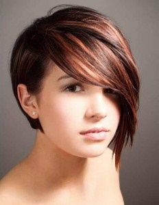 kort-kapsel-rond-gezicht-vrouw-40_17 Kratka frizura oko ženskog lica