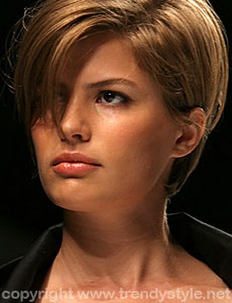 kort-kapsel-rond-gezicht-vrouw-40_3 Kratka frizura oko ženskog lica