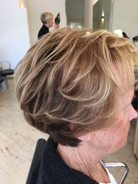 blonde-highlights-kort-haar-96 Plava kratka kosa s naglašavanjem