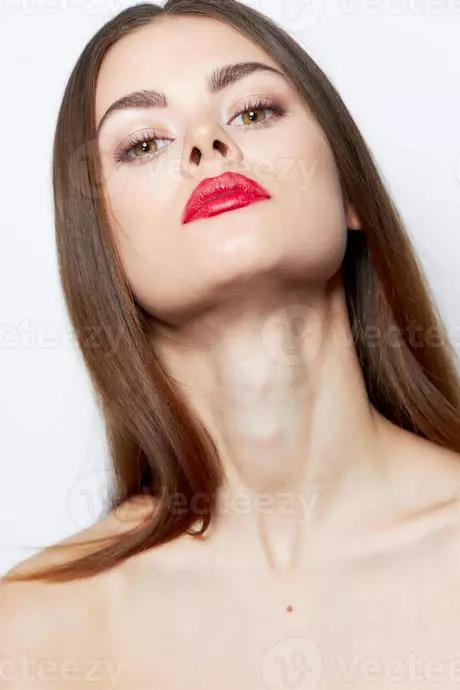 kapsel-voor-langwerpig-gezicht-vrouw-23_2-10 Frizura za izduženo žensko lice