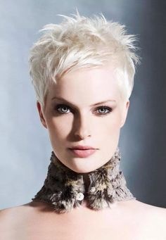 korte-blonde-kapsels-dames-23_19 Kratke plave frizure za žene