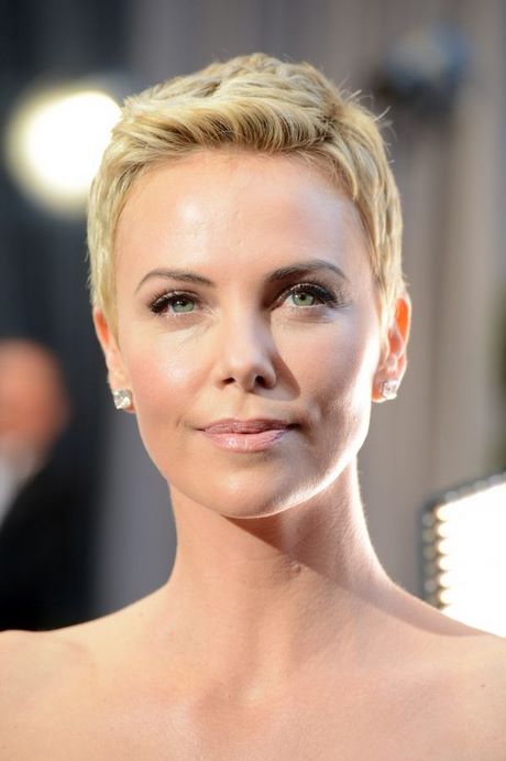 Kratka frizura Charlize Theron