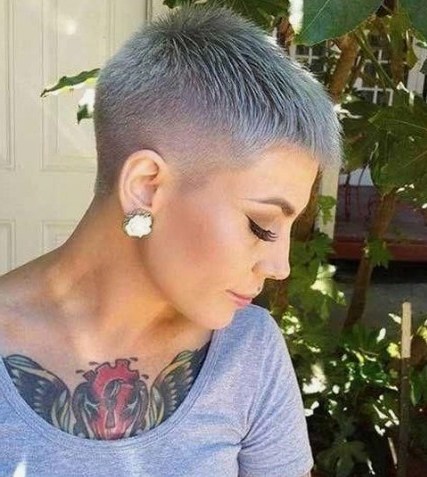 korte-kapsels-dames-na-chemo-69_18 Kratke frizure žena nakon kemoterapije
