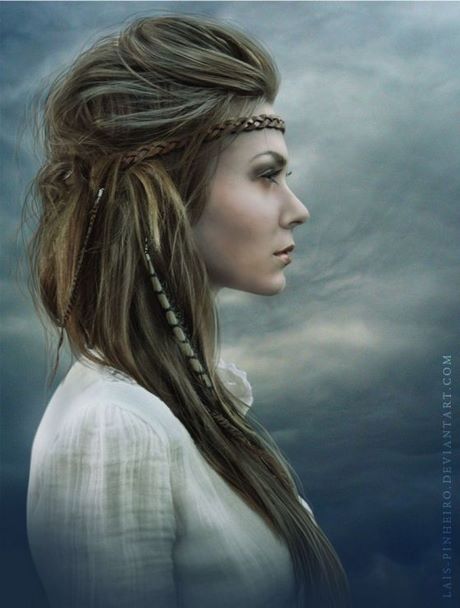 viking-kapsel-vrouw-33 Žena s vikingovom frizurom