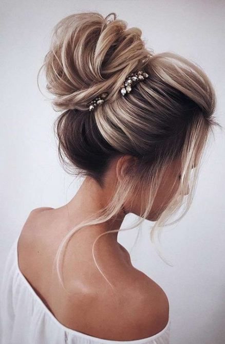 messy-bun-kort-haar-87_4 Prljava hrpa kratke kose