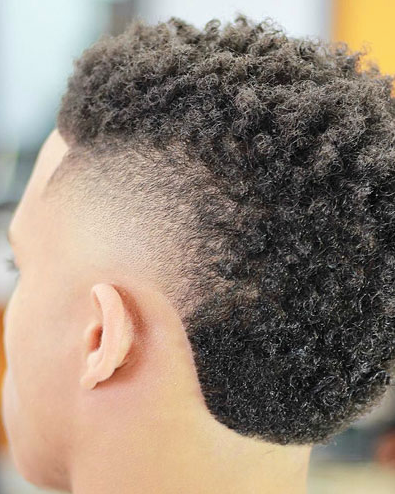 overloop-kapsel-afro-18 Čovjek s afričkom frizurom