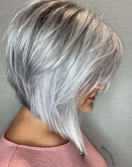 grijs-kapsel-halflang-18_6 Siva frizura srednje duljine