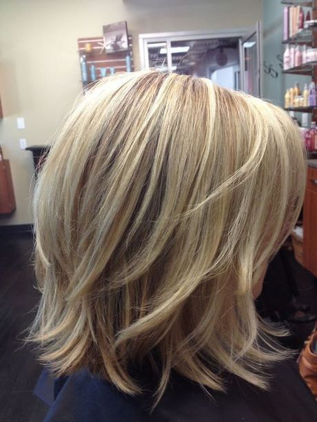 halflang-blond-haar-laagjes-94_12 Srednji svjetlosni slojevi kose